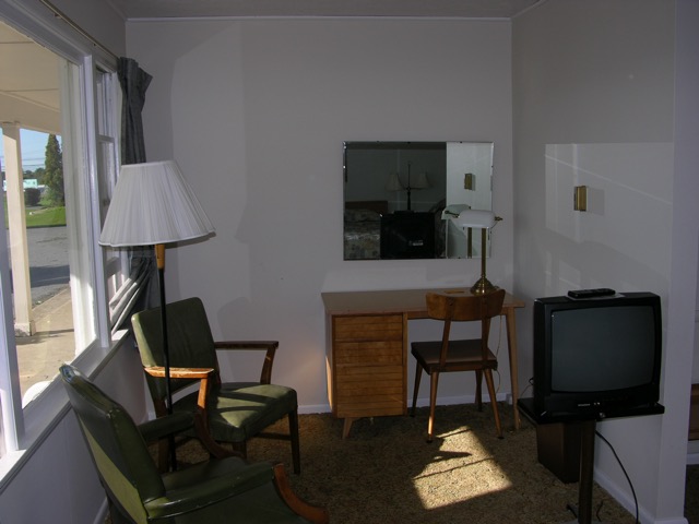 Front Motel #'s 101-106 Interior