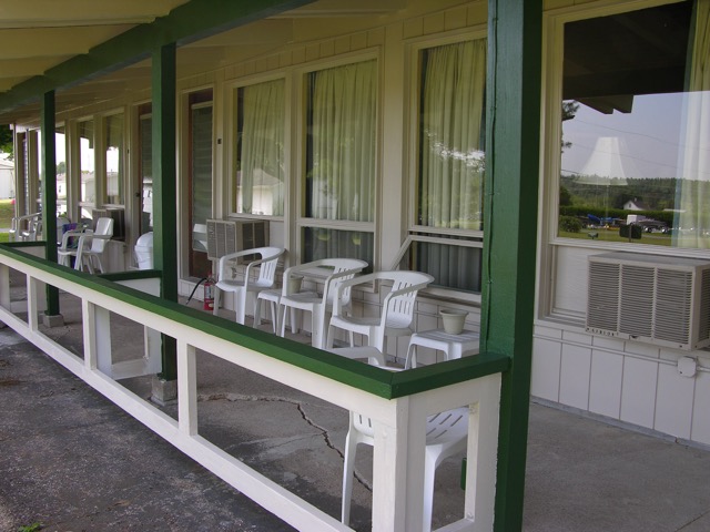 Hill Motel Sitting Area