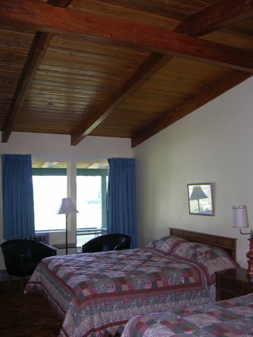 hill-motel-interior